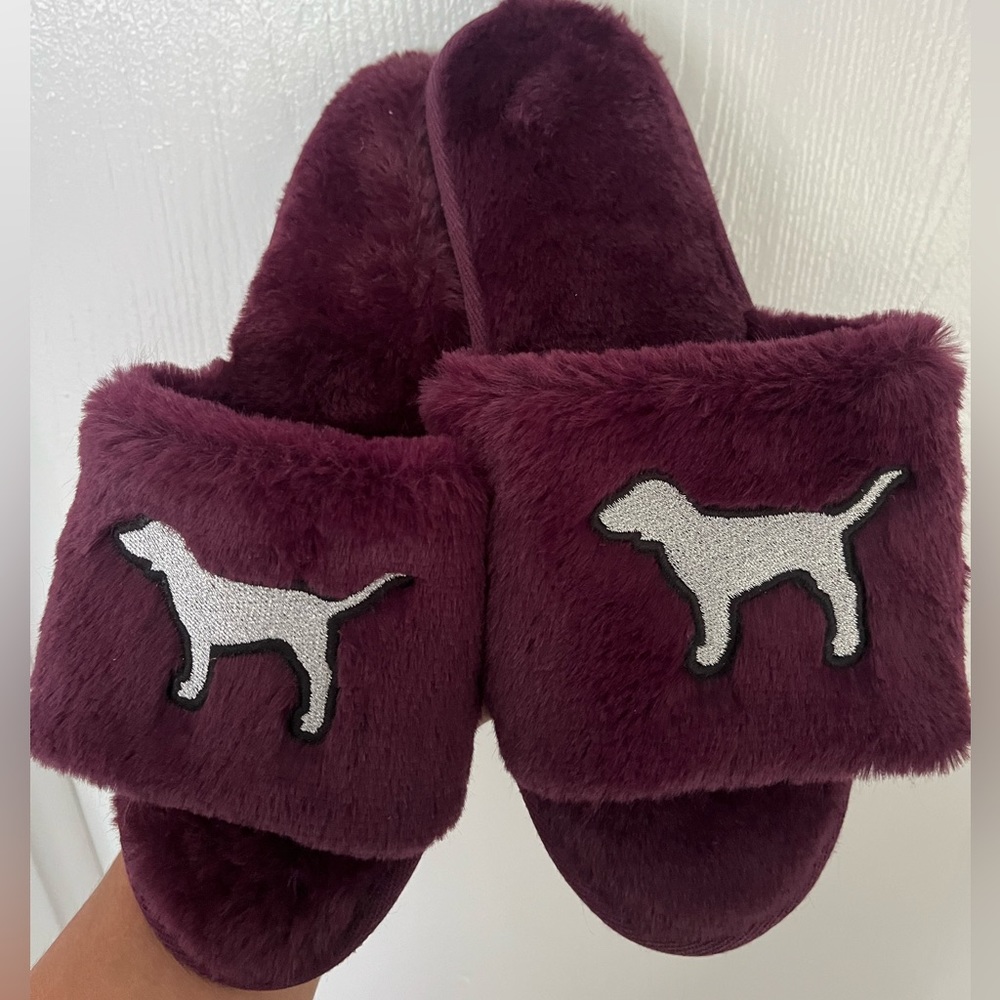 Victoria’s Secret PINK Fluffy Slippers